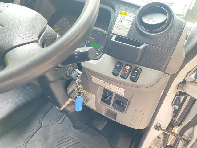 Mitsubishi Fuso CANTER 31