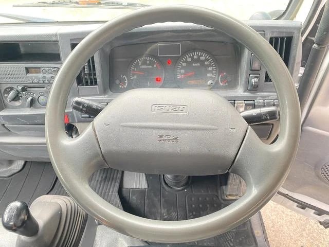 Isuzu ELF 30