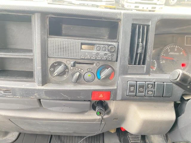 Isuzu ELF 33