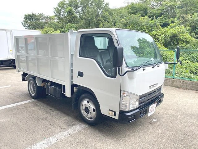 Isuzu ELF 4