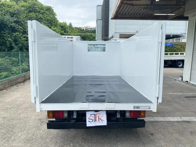 Isuzu ELF 7
