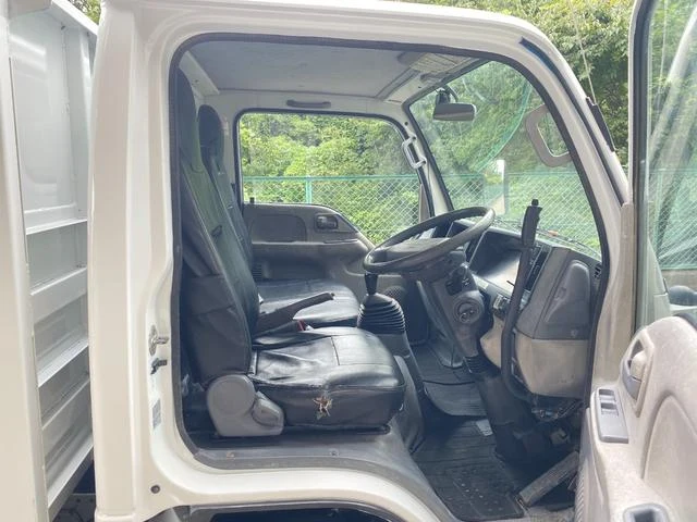 Isuzu ELF 29