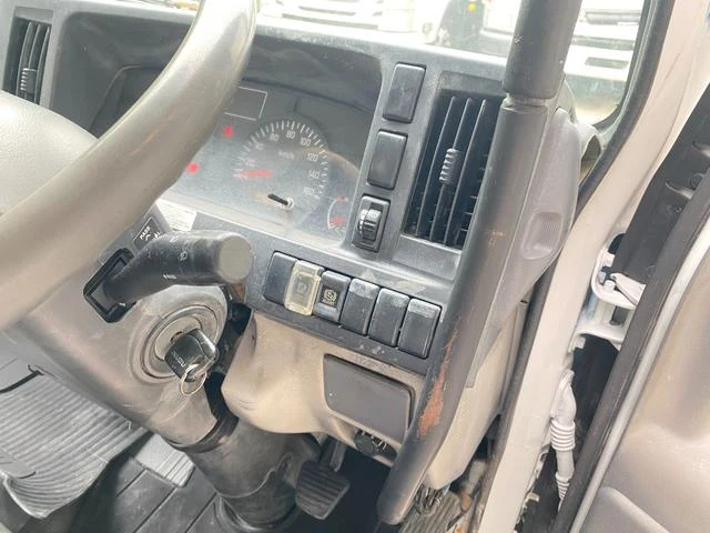 Isuzu ELF 32