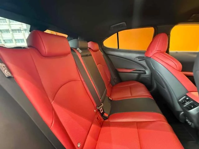 Lexus UX 42