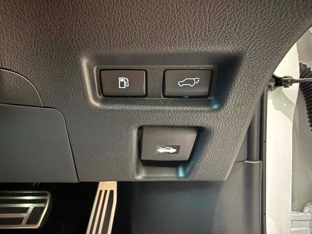 Lexus UX 17