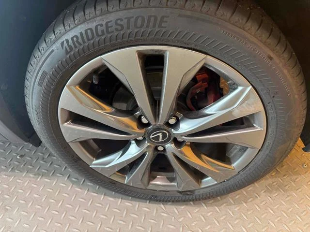 Lexus UX 33