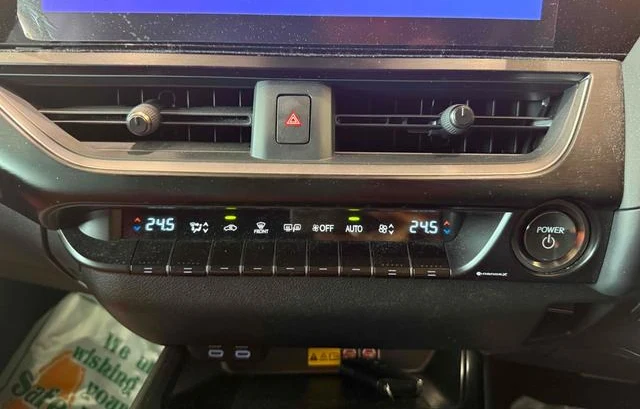 Lexus UX 13