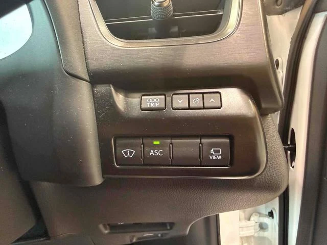 Lexus UX 15