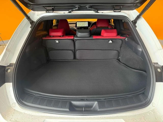 Lexus UX 28