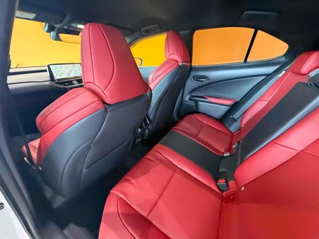 Lexus UX 44