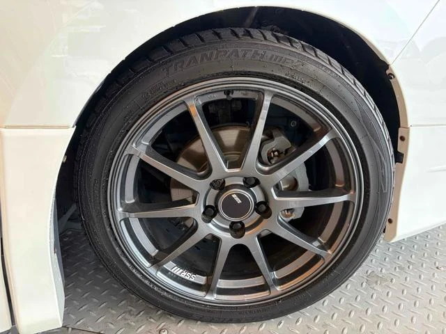 Toyota VOXY 23