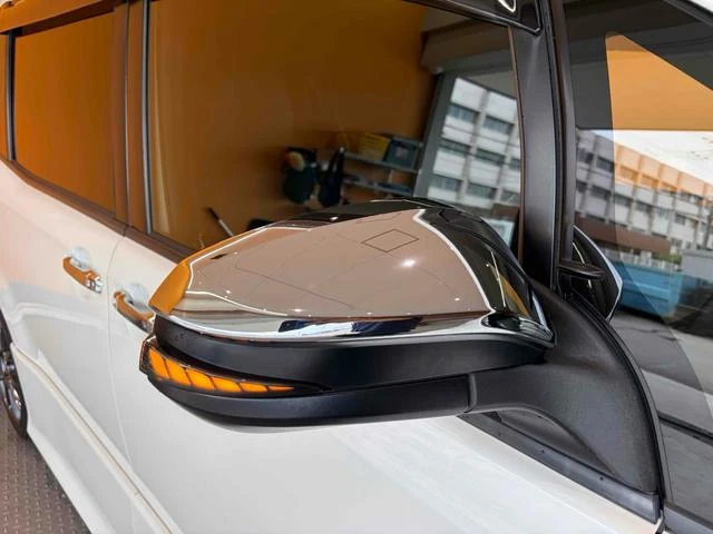 Toyota VOXY 26