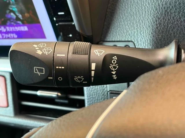 Toyota VOXY 9
