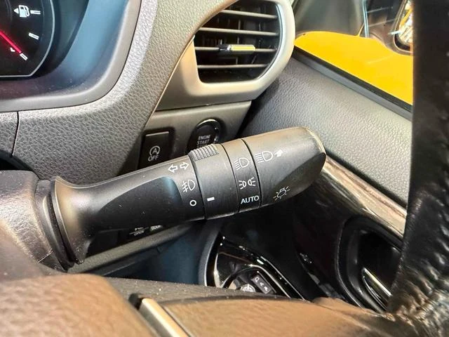 Toyota VOXY 8