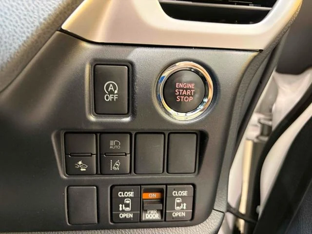 Toyota VOXY 5