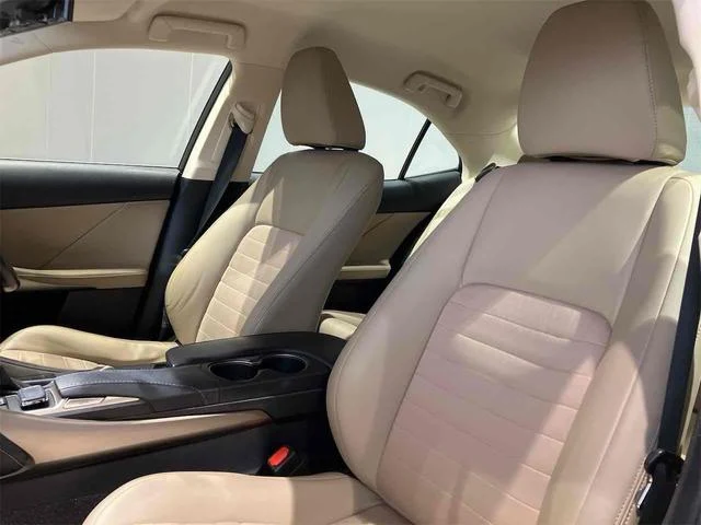 Lexus IS 57