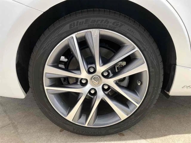 Lexus IS 13