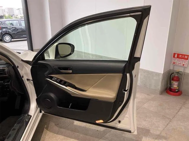 Lexus IS 50