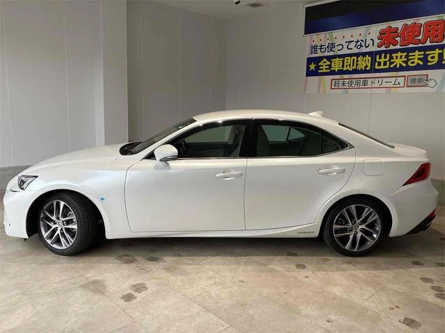 Lexus IS 8