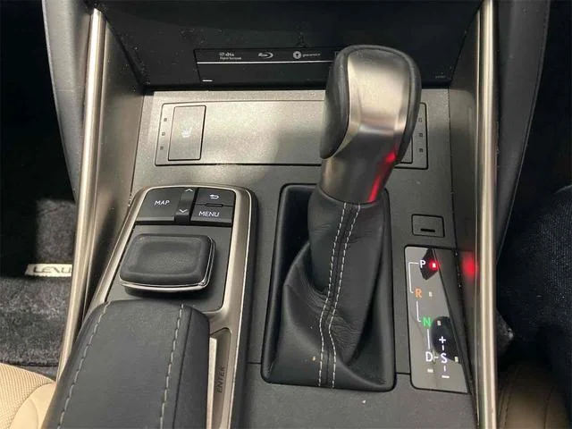 Lexus IS 26