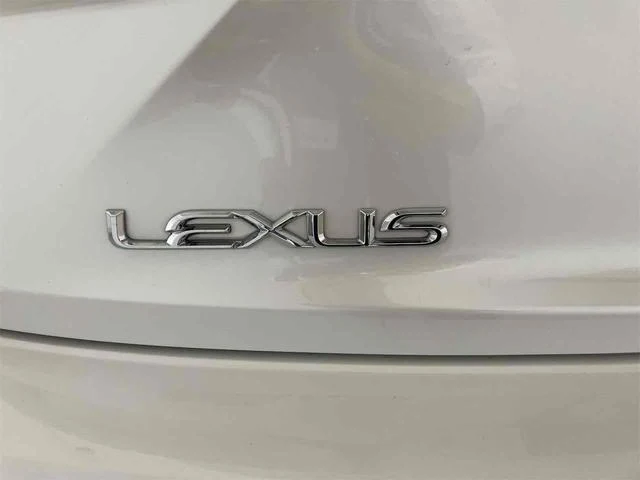 Lexus IS 32