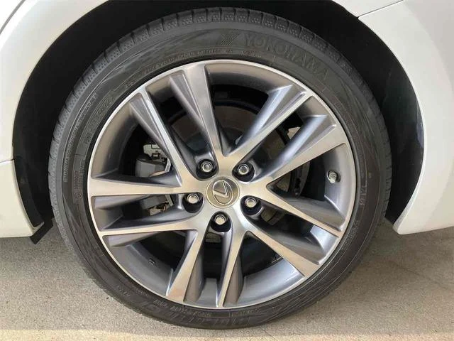 Lexus IS 14