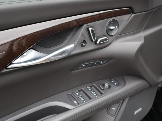 Cadillac CT6 12