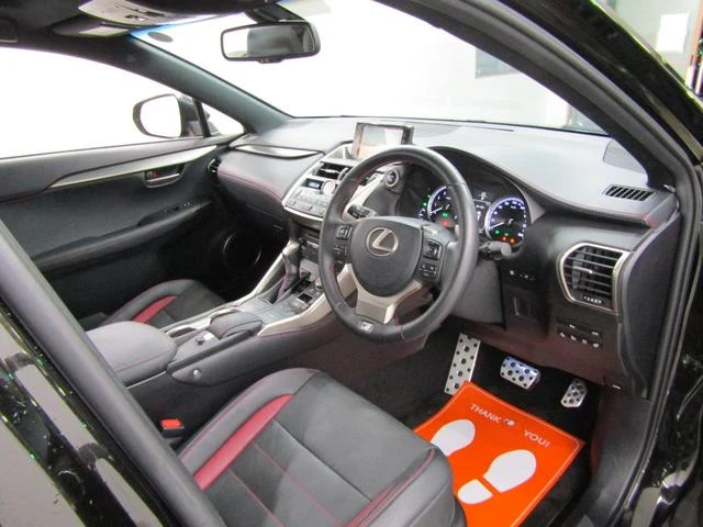 Lexus NX 40