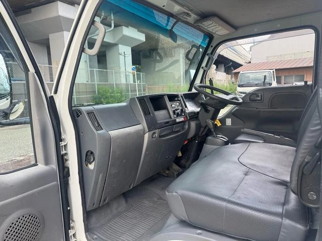 Isuzu ELF 57