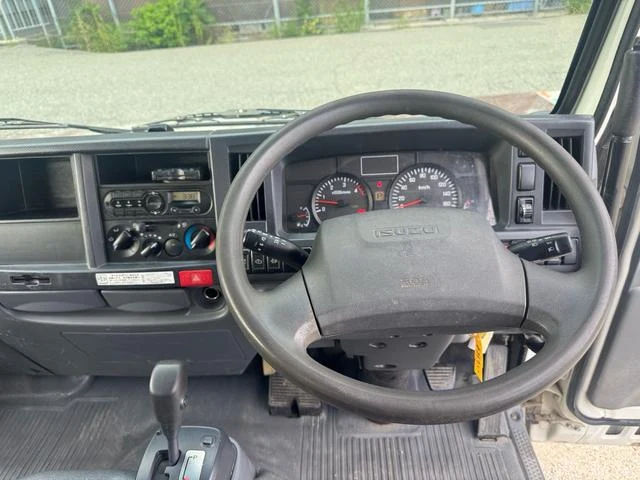 Isuzu ELF 10
