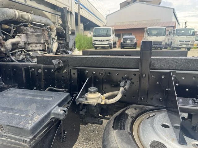 Isuzu ELF 65