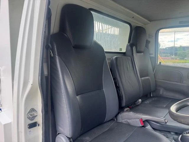 Isuzu ELF 58
