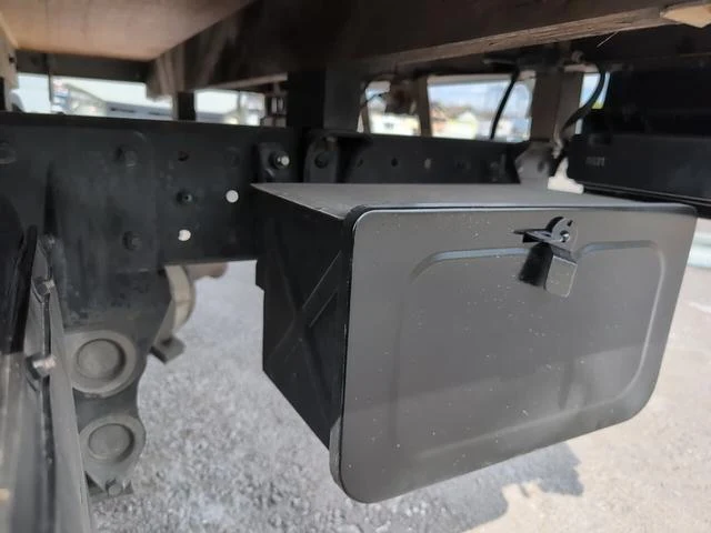 Mitsubishi Fuso CANTER 25