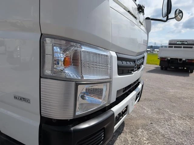Mitsubishi Fuso CANTER 15