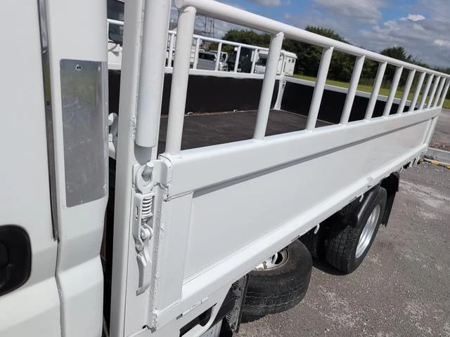Mitsubishi Fuso CANTER 30