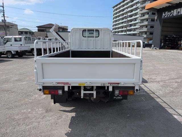 Mitsubishi Fuso CANTER 11