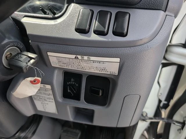 Mitsubishi Fuso CANTER 48