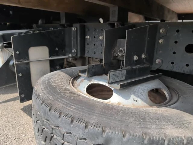Mitsubishi Fuso CANTER 26