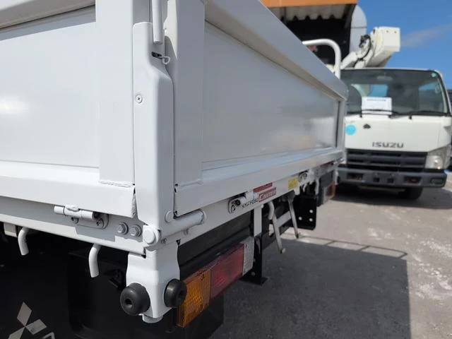 Mitsubishi Fuso CANTER 19
