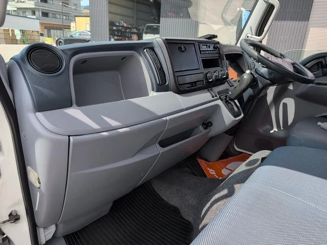 Mitsubishi Fuso CANTER 33