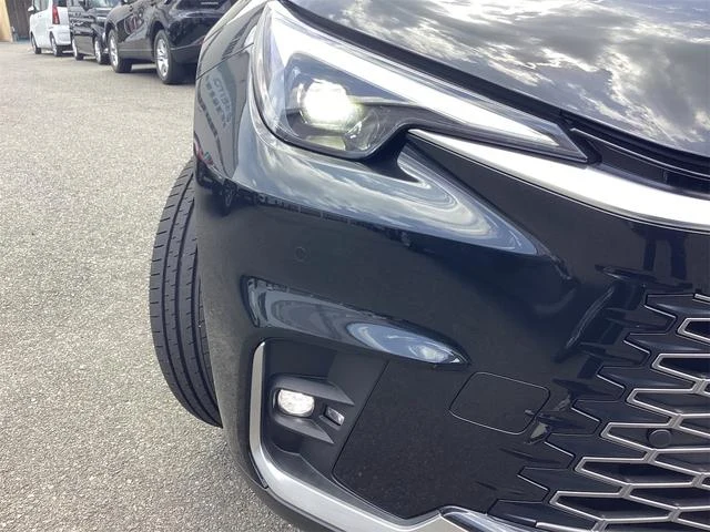 Lexus LBX 11