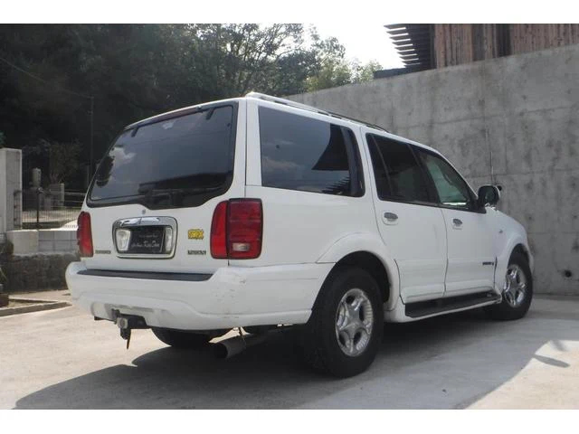 Lincoln NAVIGATOR 34