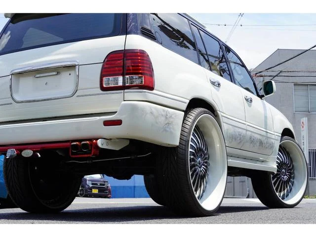 AMERICA LEXUS LX470 16