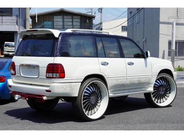 AMERICA LEXUS LX470 15