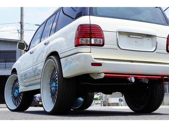 AMERICA LEXUS LX470 13