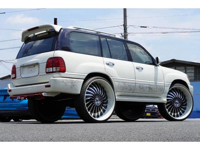 AMERICA LEXUS LX470 14