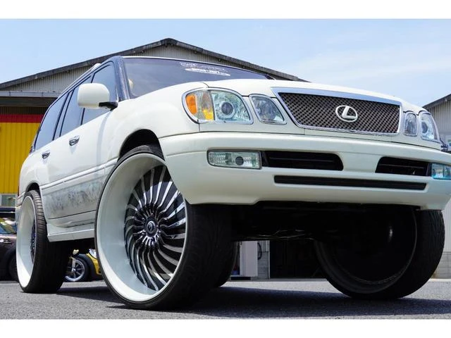 AMERICA LEXUS LX470 4
