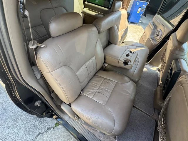 GMC SUBURBAN 24