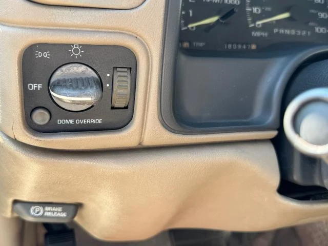 GMC SUBURBAN 36