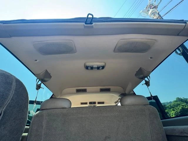 GMC SUBURBAN 49